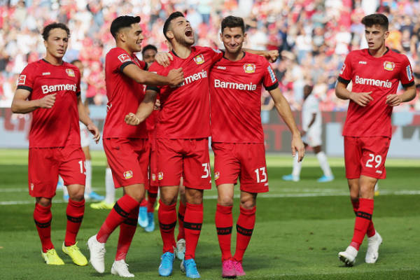 勒沃庫森創(chuàng)歐洲足球新紀(jì)錄，破本菲卡59年不敗神話