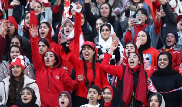 國際足聯(lián)贊揚(yáng)伊朗女子足球隊 4.5 萬觀眾