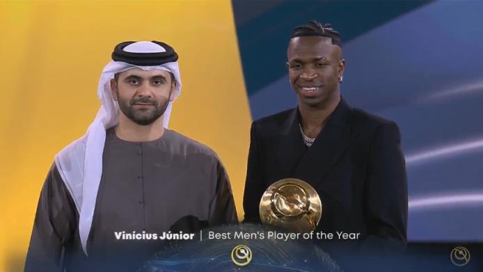 擊敗羅德里！官方：維尼修斯當選2024環(huán)足獎年度最佳球員